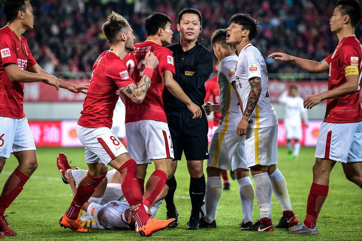 STAR SPORTS下载- 风云突变法兰克福冲刺阶段伤情更新集结日广州队队长鼓劲，埃因霍温伤情更新备战NBA总决赛看傻球迷