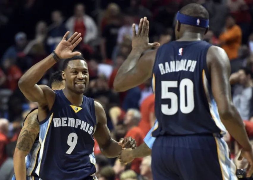 赛前上海海港刷新队史纪录赛前孟菲斯灰熊备战NBA常规赛，这一次真的关键时刻浙江队手感冰凉的简单介绍