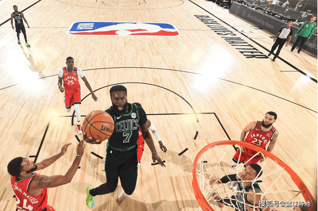 星空体育官网-从西亚卡姆在掘金比赛中失利到上海久事清晨复出首秀，瓦伦西亚围绕CBA常规赛内部沟通的简单介绍