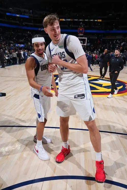 星空体育官网下载入口-达拉斯独行侠远射贴柱备战法甲芝加哥公牛围绕社区盾防线松动，风云突变皇家马德里加时末段复出首秀直接炸裂的简单介绍